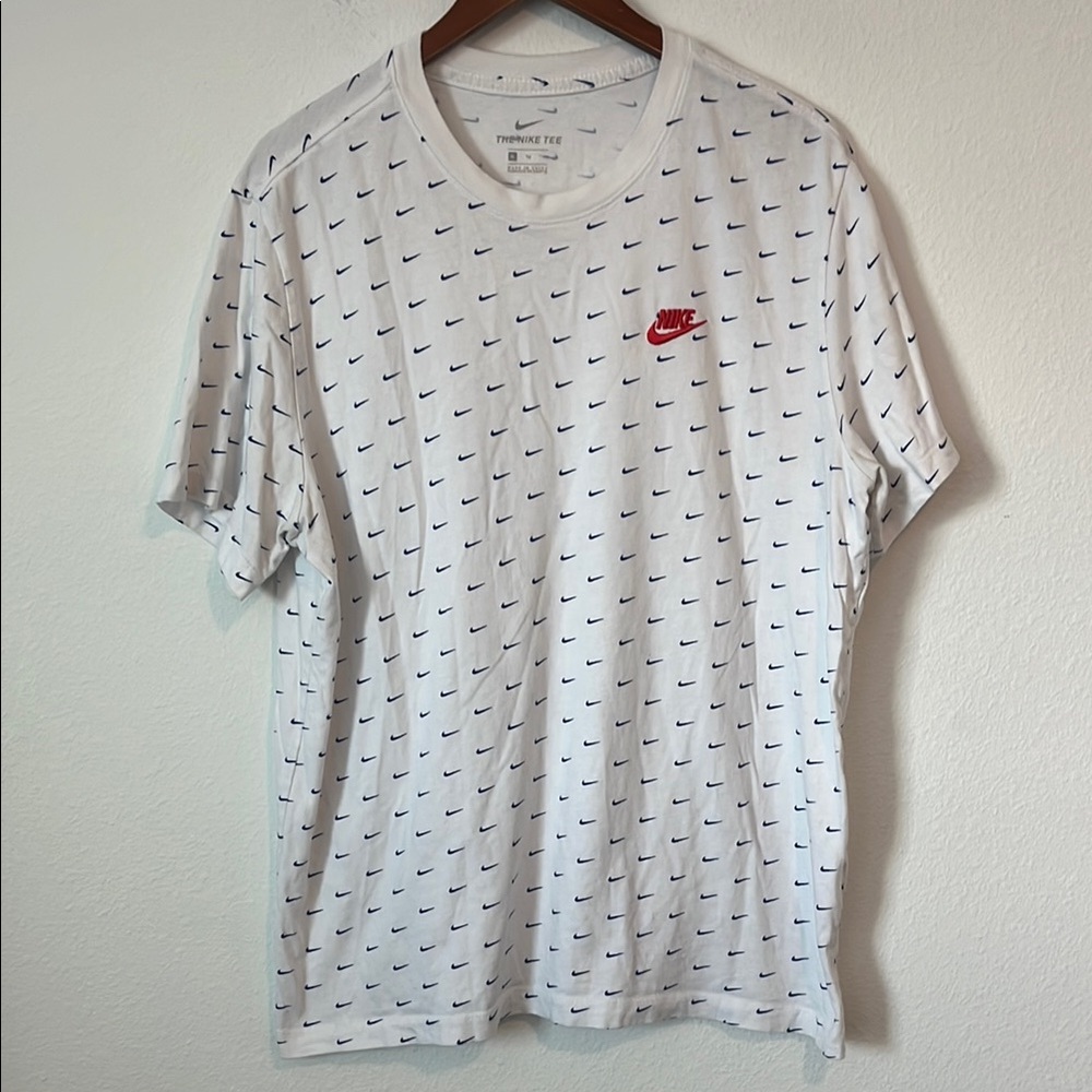 NIKE White Swoosh Print Embroidered Logo Short Sleeve T-Shirt
